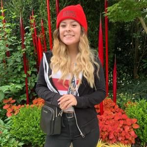 Meet your Posher, Angelica